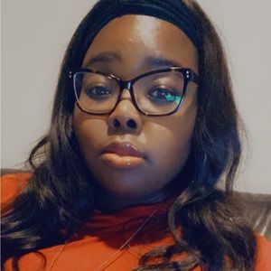 Meet your Posher, Ebony